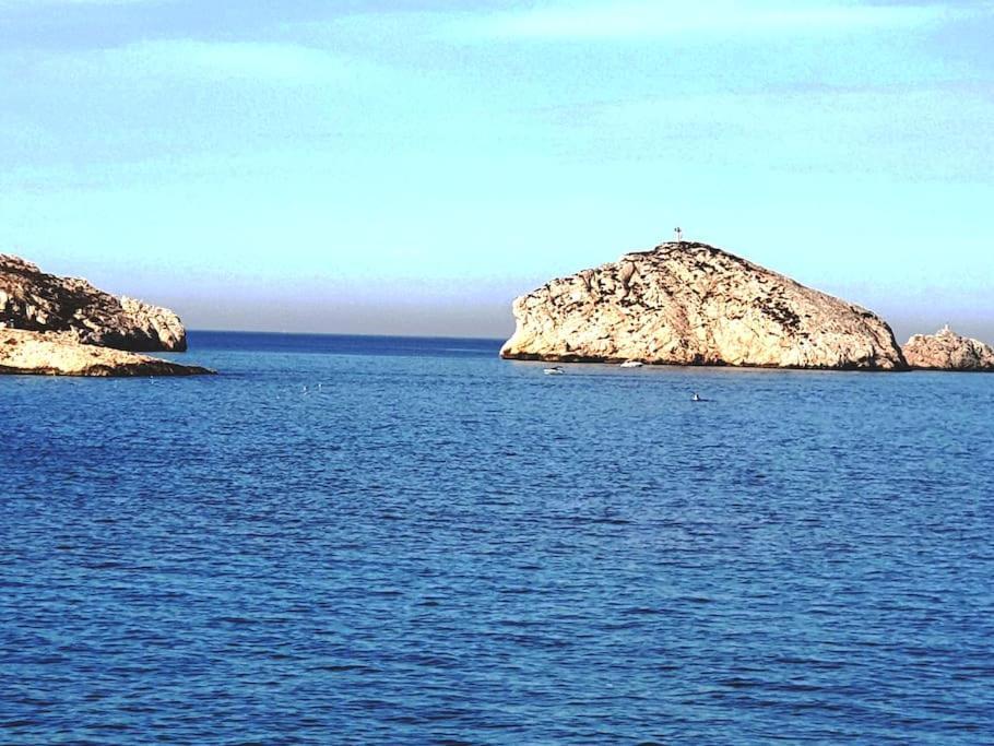 Maison De Village A 35 M Du Bord De Mer マルセイユ エクステリア 写真