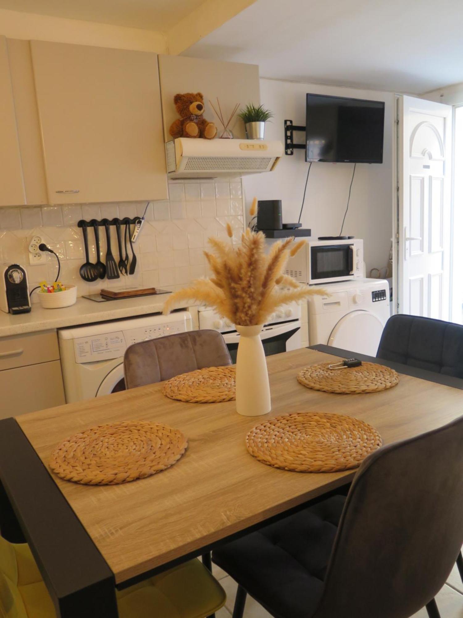 Maison De Village A 35 M Du Bord De Mer マルセイユ エクステリア 写真
